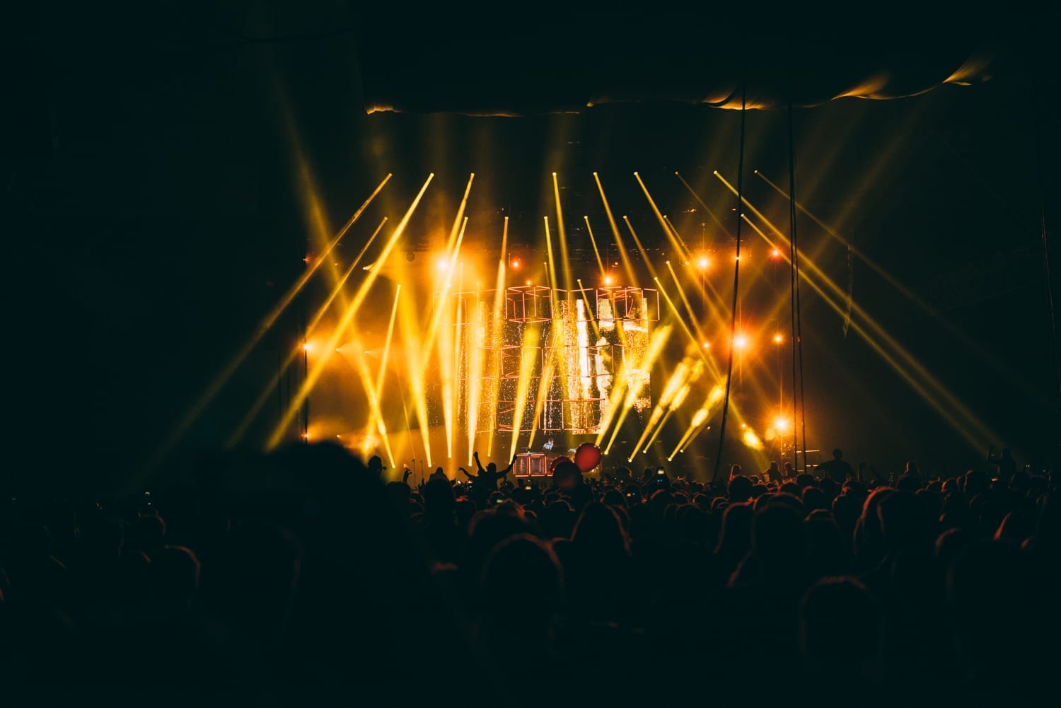 flume-alexandra-palace-2016-28